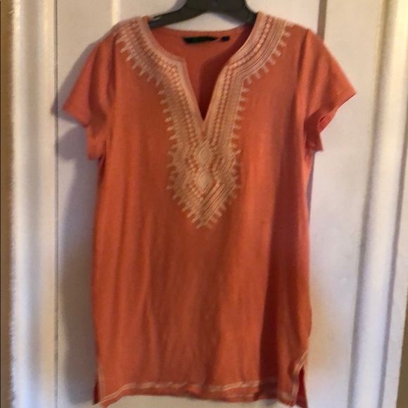C. Wonder Embroidered Split V-neck Top Women’s Small Short Sleeve - Picture 2 of 5